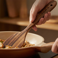 Kitchen utensils in Acacia wood 5-pack