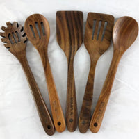 Kitchen utensils in Acacia wood 5-pack